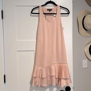 Excellent condition Banana Republic size 4 peach cocktail dress